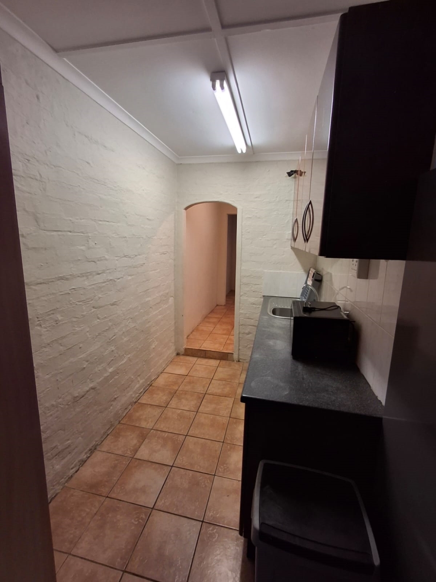 To Let 1 Bedroom Property for Rent in Summerstrand Eastern Cape